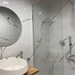 לינה וארוחת בוקר Elite Etnea 4*